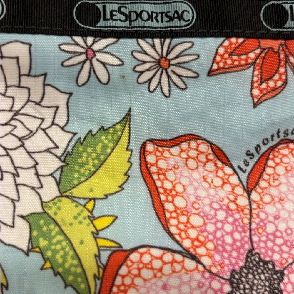 3/$20! LeSportsac Kasey 3-Zip Crossbody bag-Floral - Picture 4 of 4